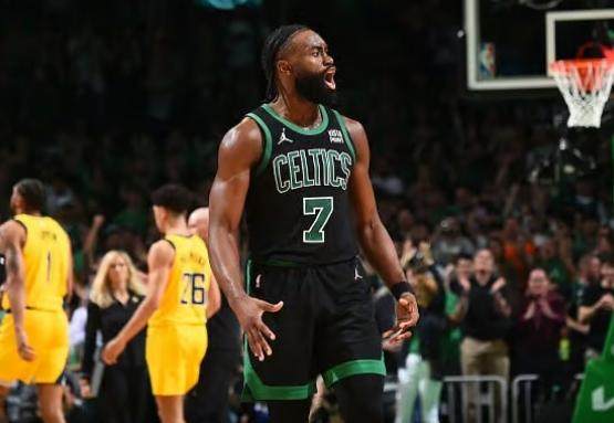 开云体育娱乐app安全-步行者黔驴技穷 0比2逆转绿军仅有那个男人曾做到