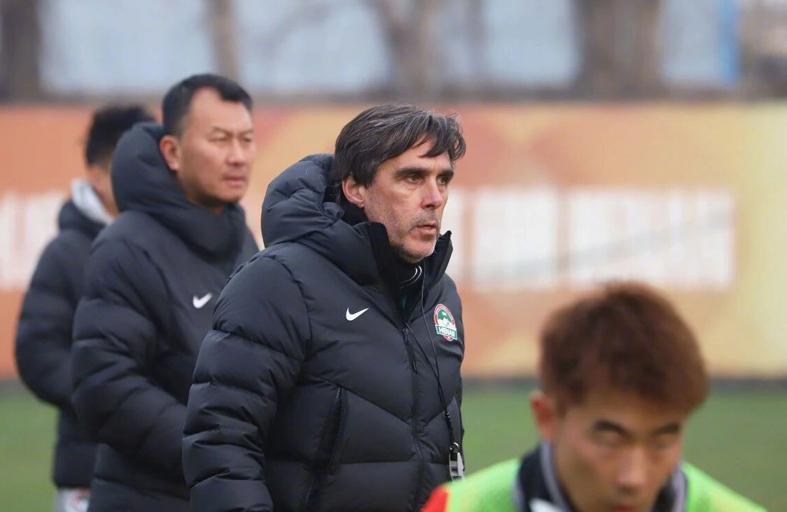 开云娱乐app安全登录-牛梓屹不去大连了！拉帅开启高原魔鬼训练，西乙边锋加盟只差官宣