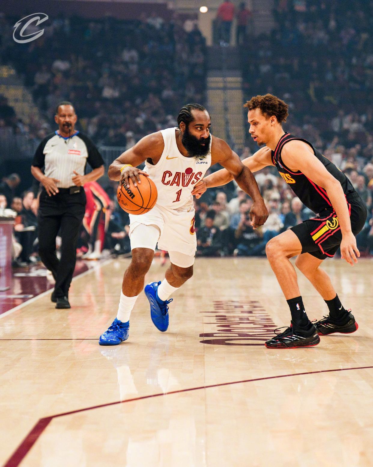 开云体育app安全下载-哈登21+5+4记3分，骑士险胜老鹰！米切尔31+7创纪录，莫布里22+19